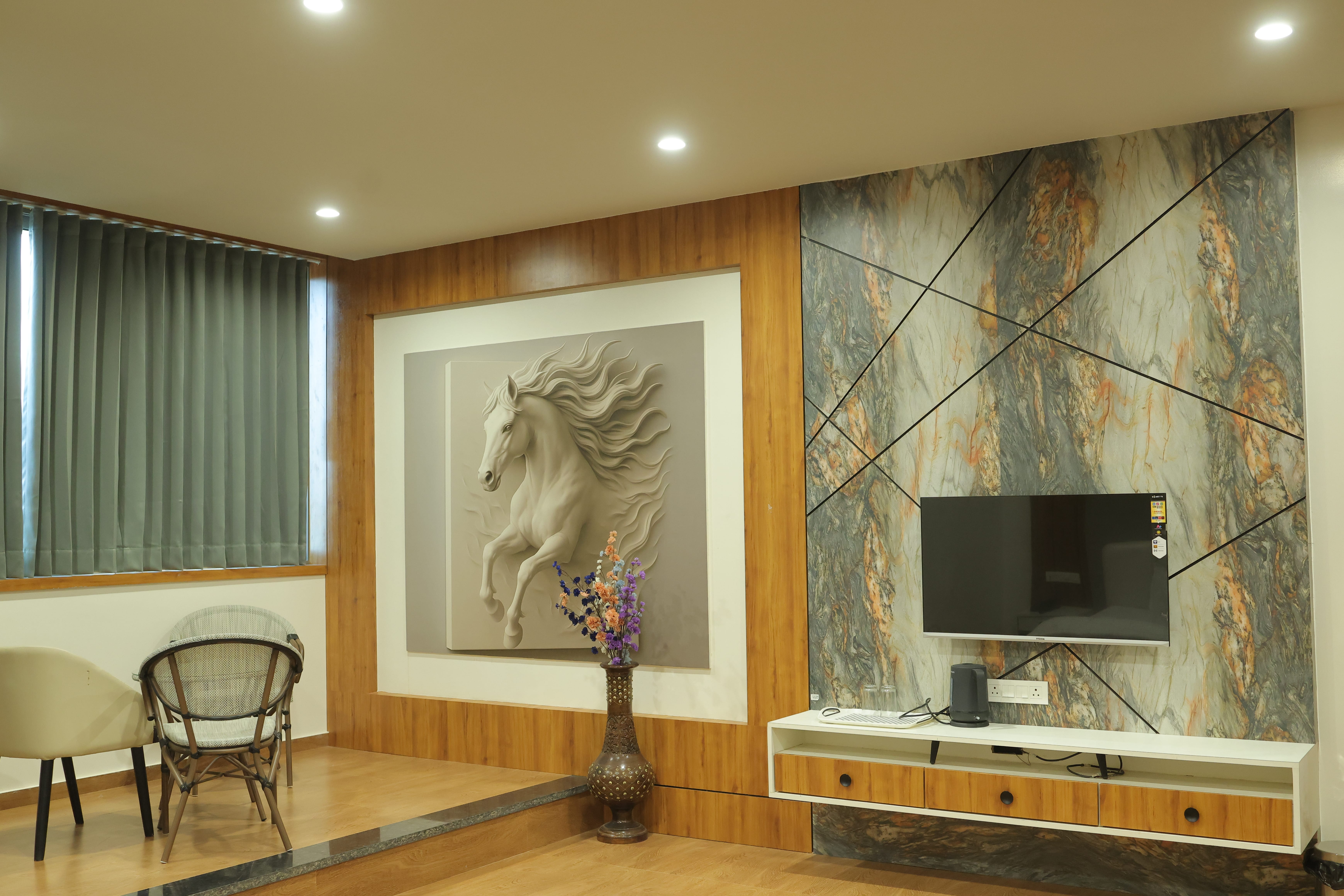 About Sunrise Hotel
